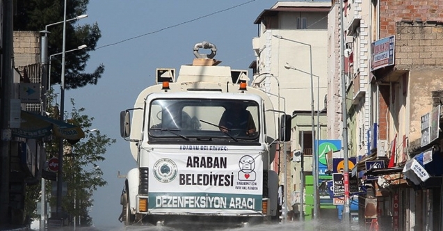 Araban'da belediyeden dezenfekte ve peyzaj çalışması