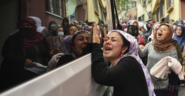 Gaziantep&#039;te babası tarafından darbedilerek öldürülen kız çocuğu toprağa verildi