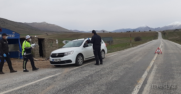 Karantinaya alınan Adana Tufanbeyli&#039;de giriş-çıkışlara izin verilmiyor