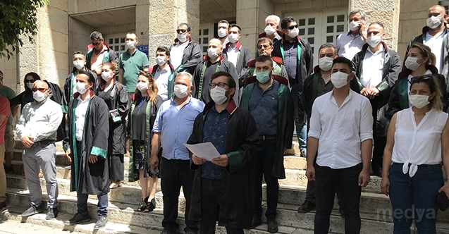 Adana'da bir grup avukattan, tutuklanan CHP İlçe Gençlik Kolları Başkanına destek