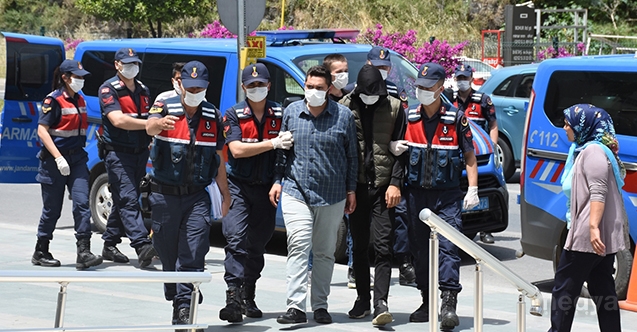 Antalya&#039;da 4 hırsızlık şüphelisi yakalandı