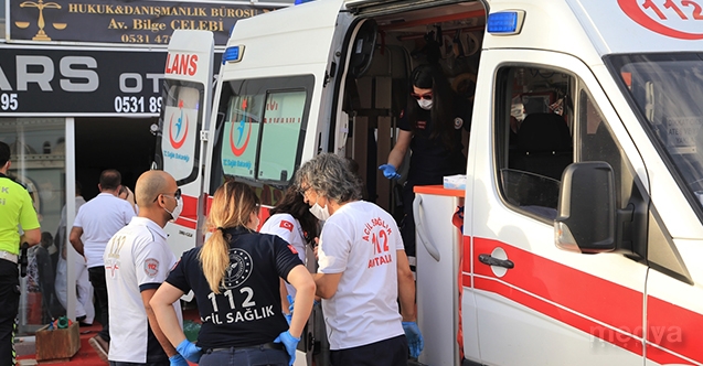 Antalya'da iş yerinde silahlı saldırıya uğrayan kişi hayatını kaybetti