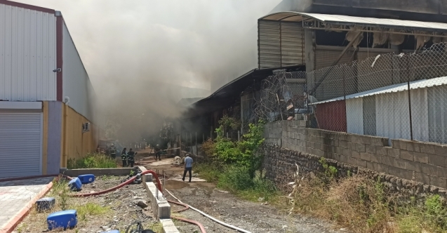 Osmaniye&#039;de sac metal fabrikasında yangın