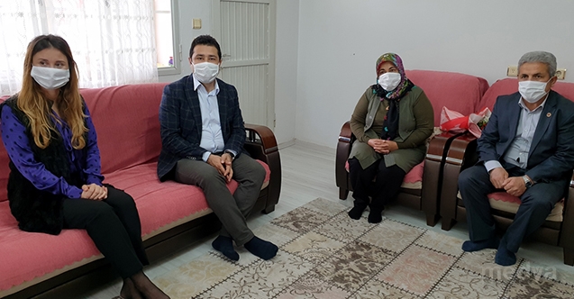 Kadirli Kaymakami Arik 100 Yas Ve Uzerindeki Anneleri Ziyaret Etti Medya Gazete