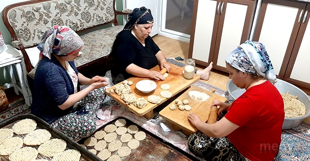 Türkoğlu'nda bayram çöreği mesaisi