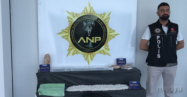 Adana'da otobüste uyuşturucu bulundu, 5 şüpheliden 3'ü tutuklandı