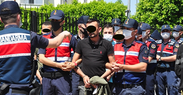 Antalya&#039;da iki kişiyi zorla alıkoyup darbeden 5 zanlı tutuklandı