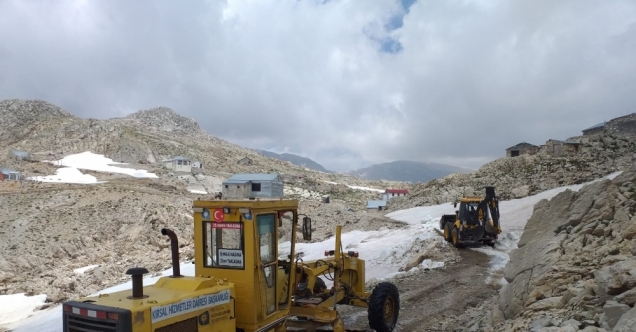 Antalya&#039;nın Morca Yaylası&#039;nda karla mücadele çalışmaları sürüyor