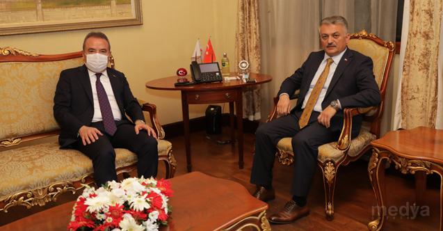 Başkan Böcek&#039;ten Antalya Valisi Yazıcı&#039;ya ziyaret
