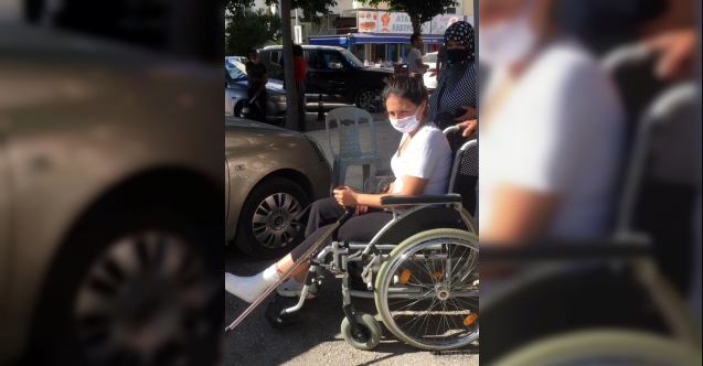 Sınava koltuk değnekleri ile gelen öğrenci için tekerlekli sandalye temin edildi