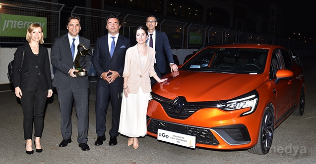 Yeni Renault Clio Türkiye’de Yılın Otomobili Seçildi!