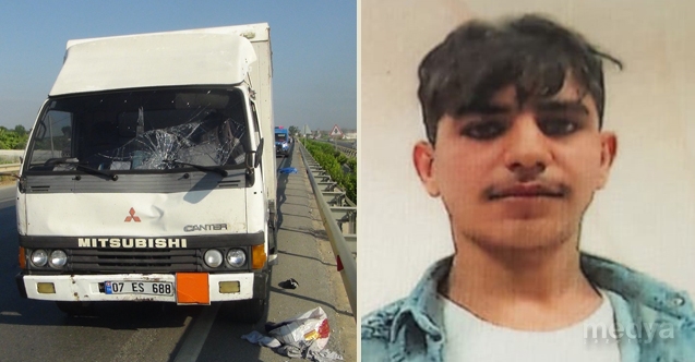 Antalya&#039;da kamyonun çarptığı yaya öldü
