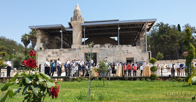 Osmaniye&#039;deki tarihi Ala Cami 96 yıl sonra cemaatine kavuştu