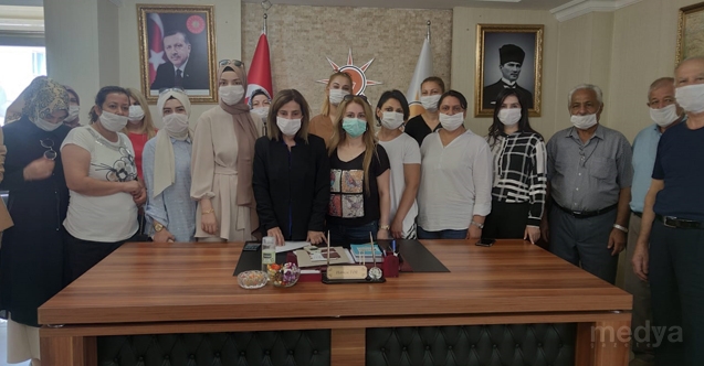 Osmaniye AK Parti Kadın Kollarından, Yazar Dilipak&#039;a tepki