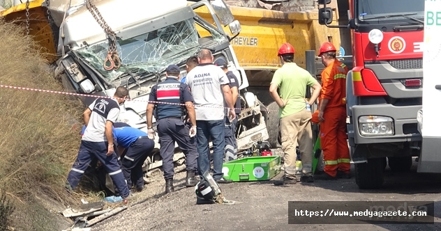 Adana&#039;da iki kamyonun çarpışması sonucu 1 kişi öldü, 1 kişi yaralandı