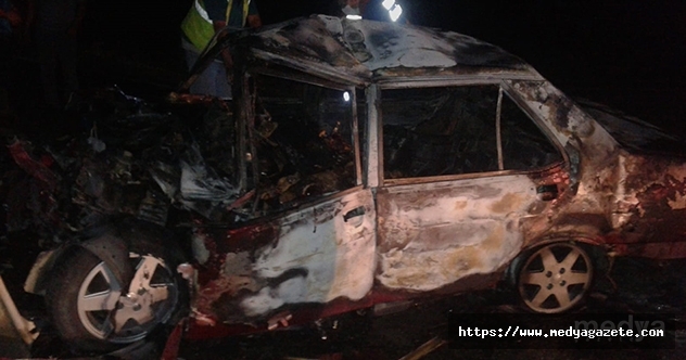 Adana&#039;da kaza sonrası yanan otomobildeki 3 kişi öldü
