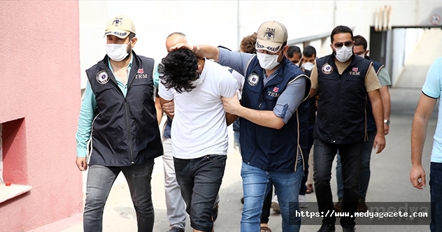 Adana&#039;da yakalanan 5 DEAŞ şüphelisi tutuklandı