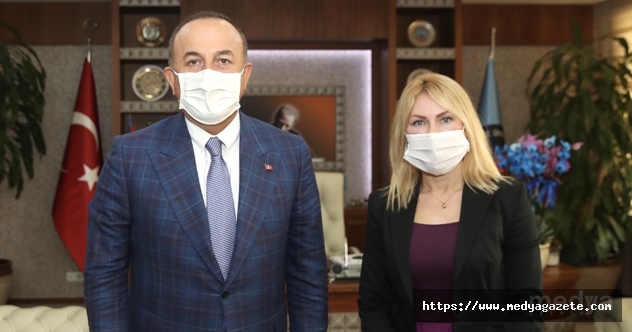Bakan Çavuşoğlu, Akdeniz Üniversitesi Rektörü Prof. Dr. Özkan'ı ziyaret etti