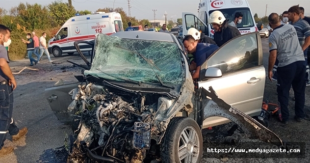 Hatay&#039;da iki otomobil çarpıştı: 1 ölü, 1 yaralı