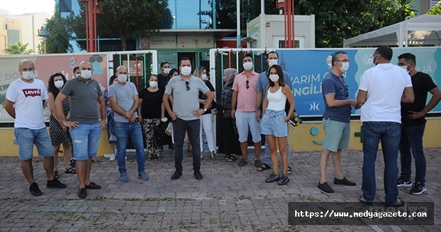 Kapatılma kararı alınan özel okulun velileri tepki gösterdi