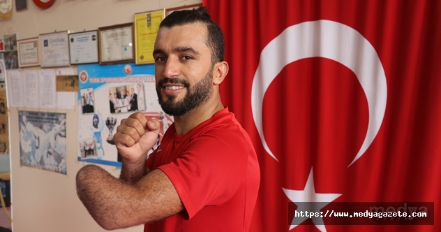 Milli tekvandocu Fatih Çelik'in Tokyo'da hedefi altın madalya