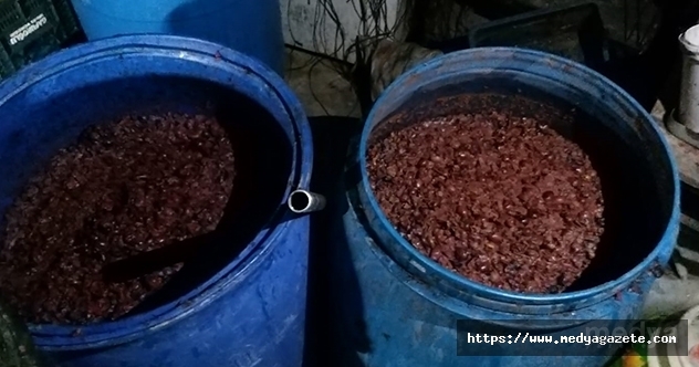 Adana'da 1055 litre sahte içki ele geçirildi