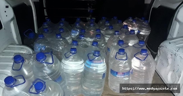 Adana'da 200 litre sahte içki ele geçirildi