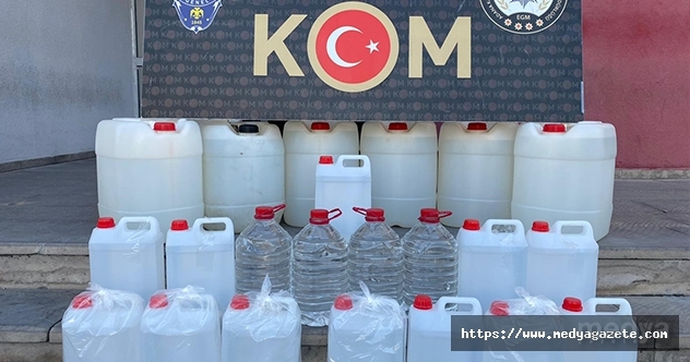 Adana&#039;da 800 litre sahte içki ve 60 litre kaçak etil alkol ele geçirildi