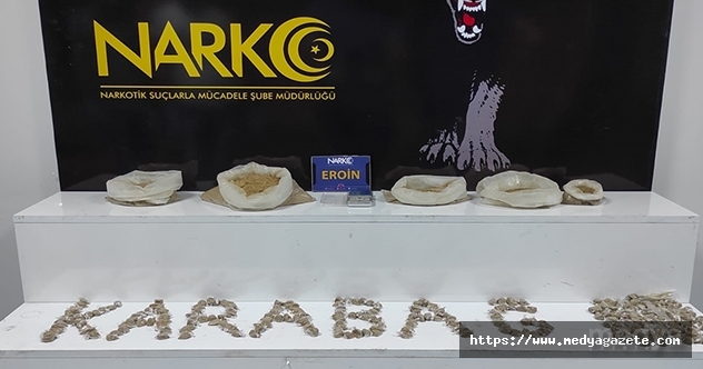 Adana'da evin mutfağından 2 kilo 75 gram eroin çıktı