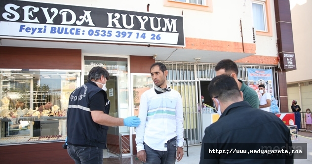 Antalya'da silahlı kuyumcu soygunu