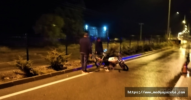 Burdur&#039;da refüje çarpan motosiklet sürücüsü öldü