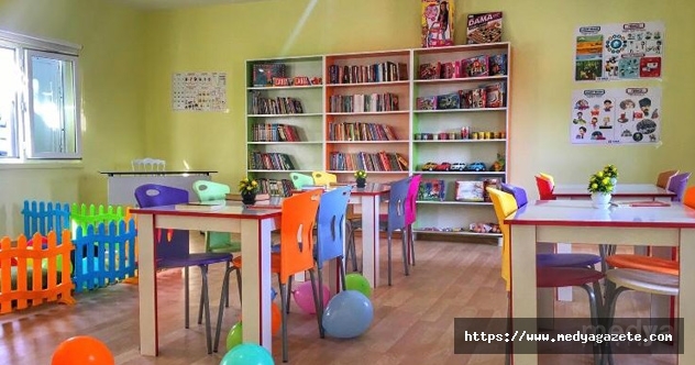 Gaziantep&#039;te 15 yıllık depo öğretmenin çabasıyla kütüphane oldu