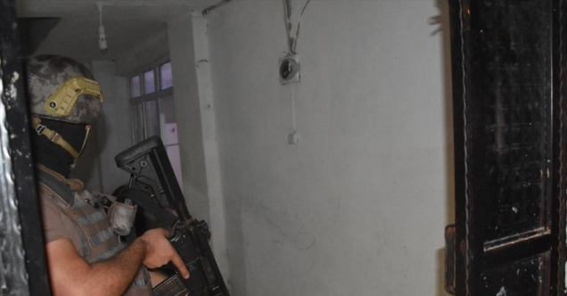 Adana'da uyuşturucu operasyonu: 9 gözaltı