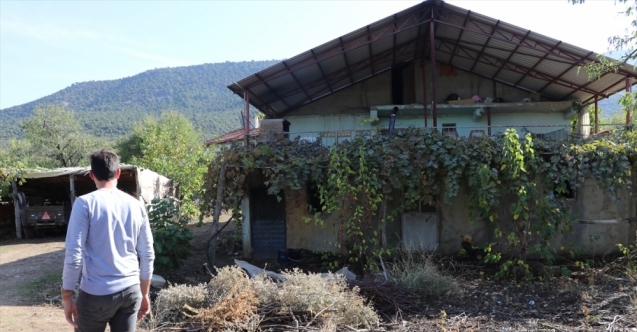 Isparta&#039;da bir evde yanmış erkek cesedi bulundu