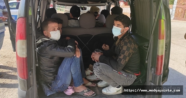 Hatay'da 10 düzensiz göçmen yakalandı