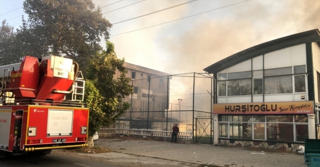 Kahramanmaraş&#039;ta fabrikada çıkan yangına müdahale ediliyor