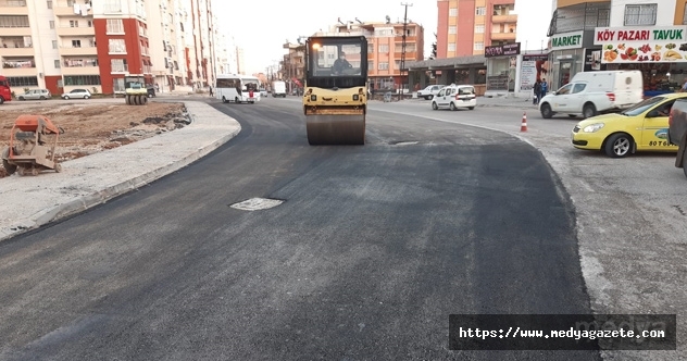 Adana Büyükşehir’in asfalt hamlesi sürüyor