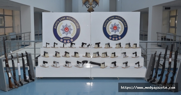 Adana'da polis denetimlerinde 66 silah ele geçirildi