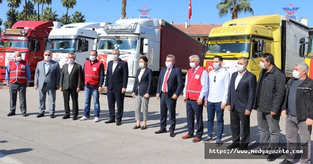 Adana Valiliği koordinesinde İzmir&#039;deki depremzedelere yardım malzemesi gönderildi