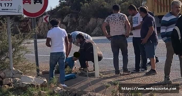 Antalya&#039;da otomobil ile motosiklet çarpıştı: 1 ölü, 1 yaralı
