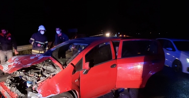 Osmaniye'de 2 otomobil çarpıştı: 1 ölü, 5 yaralı