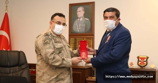 Jandarma Bölge Komutanı Koyuer'e onursal üyelik