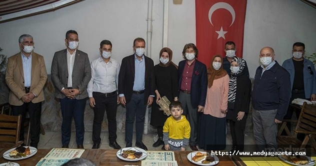 Mersin'de 2 yıl önce boşanan çifti belediye başkanı barıştırdı