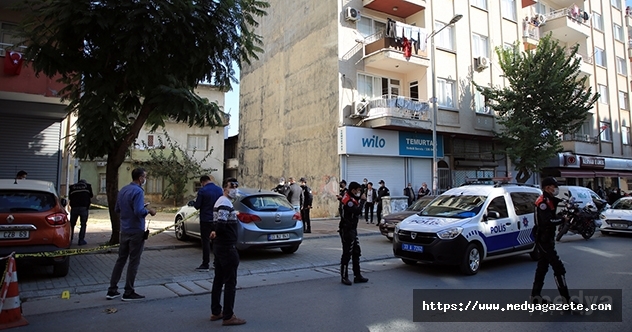 Mersin&#039;de arkadaşı tarafından silahla vurulan kişi öldü