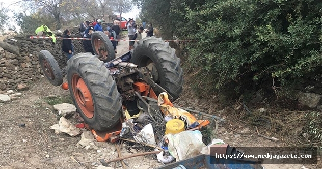 Muğla&#039;da devrilen traktörün altında kalan çift öldü