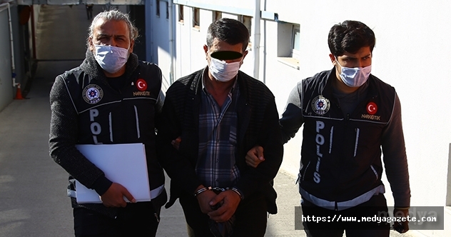 Adana&#039;da 77 kilogram eroinin ele geçirildiği tırın sürücüsü tutuklandı