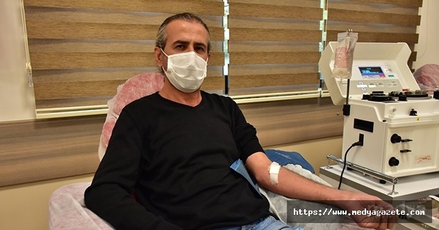 Kovid-19&#039;u yenen doktor immün plazma bağışıyla hastalara umut oluyor