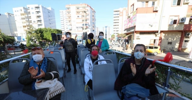 Mersin De 65 Yas Ve Uzerindekilere Ustu Acik Otobusle Sehir Turu Surprizi Medya Gazete
