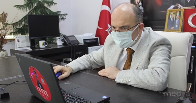 Rektör Türk, AA&#039;nın “Yılın Fotoğrafları“ oylamasına katıldı