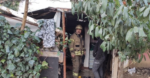 Aliybeyköy’de yangın paniği: Biri bebek 2 kişi dumandan etkilendi